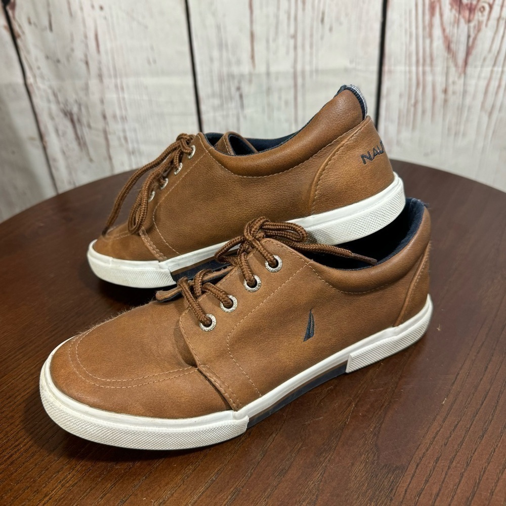 NAUTICA kids Sneakers in size 3 Great condition - Picture 6 of 10
